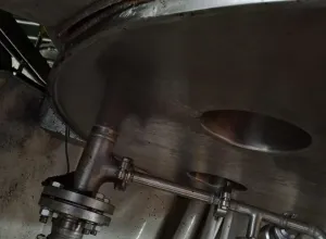 Pengelasan Vacuum Mixer PT. Indesso Aroma 1